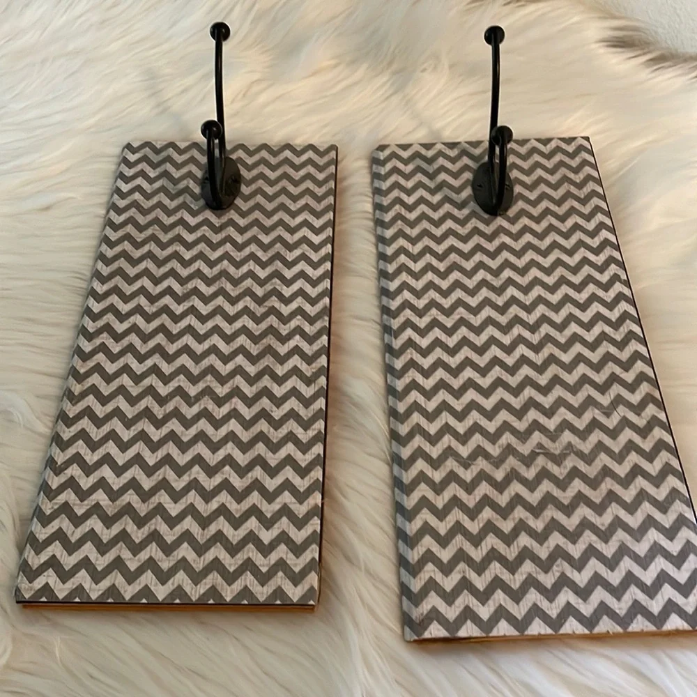 Wall Decor with Hooks 🪝 Chevron‎ style